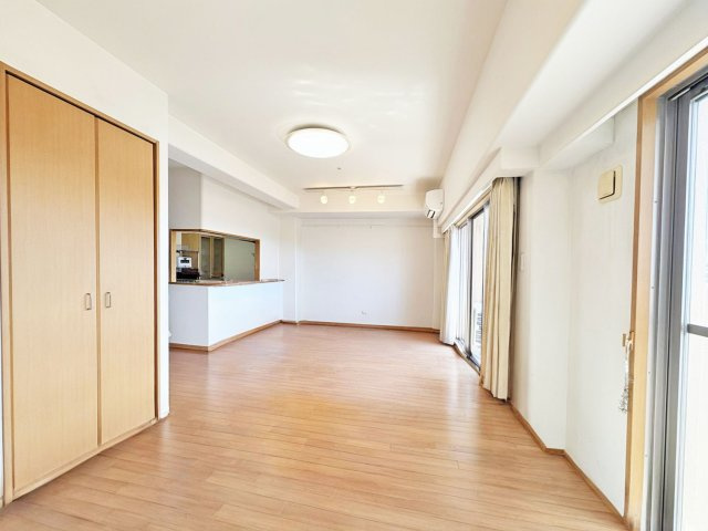 アルファステイツ垂水星が丘の居間・リビング|リビング※既存家具はCGで消しております。