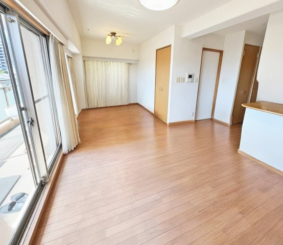 アルファステイツ垂水星が丘の居間・リビング|リビング※既存家具はCGで消しております。