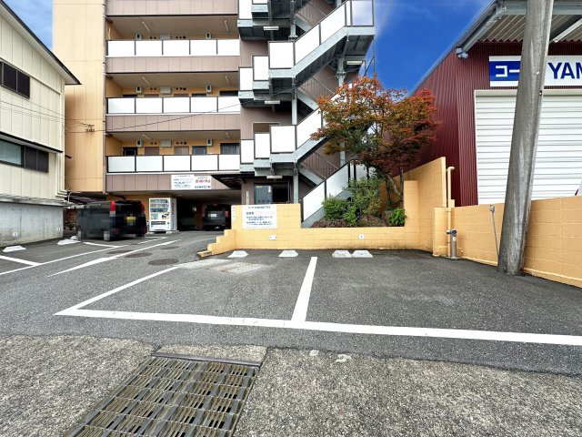 コーポYAMAMOTOⅡの駐車場