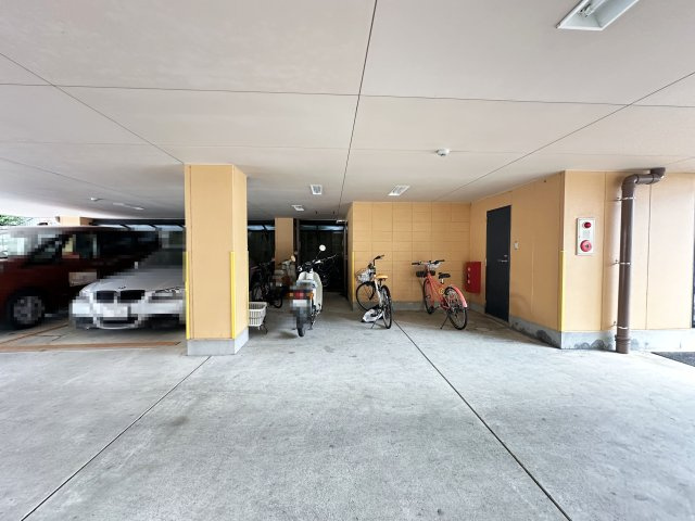 コーポYAMAMOTOⅡの駐車場