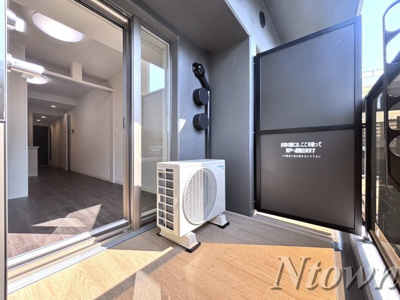 【バルコニー】 | プレサンス名駅南ブリエ | 外からの目が気にならないバルコニーで洗濯物が干せます