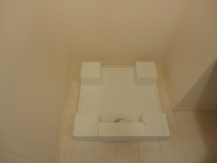 プランドール南国 A棟の洗面所|室内洗濯機置き場