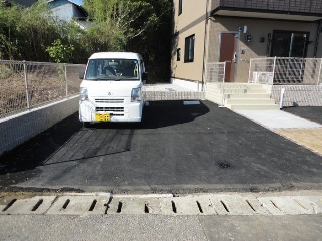 プランドール南国 A棟の駐車場|駐車場