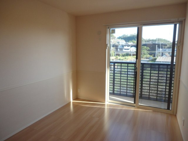 プランドール南国 A棟の洋室|洋室