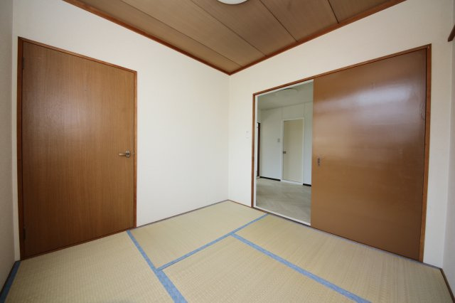 グリーンハイツ泉の和室