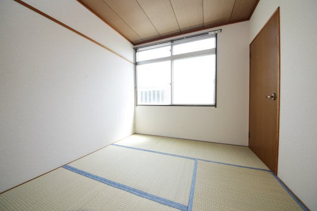 グリーンハイツ泉の和室