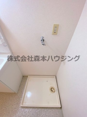 【設備】 | 　フラット・タームー | 室内洗濯機置き場です