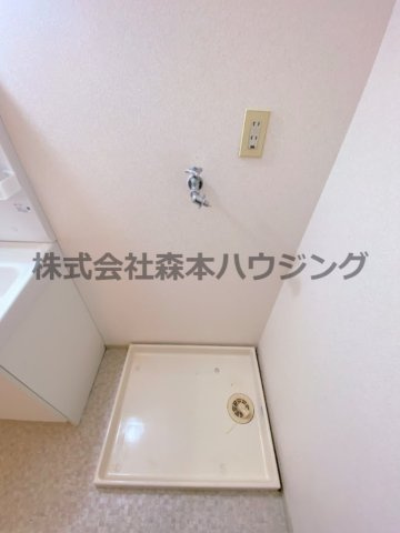 【設備】 | 　フラット・タームー | 室内洗濯機置き場です