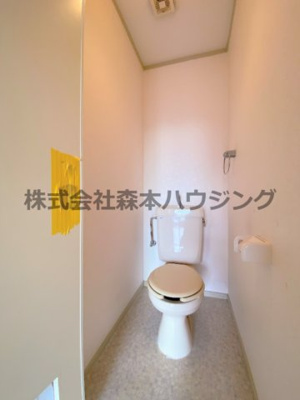 【トイレ】 | 　フラット・タームー | ゆったりとした空間のトイレです