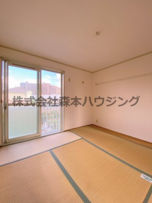 【和室】 | 　フラット・タームー | 畳の上でゆっくりとくつろげる和室です