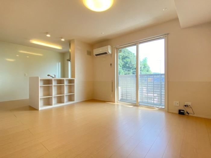 グランヴァリ B棟の居間・リビング|LDK インターネット接続（有線）