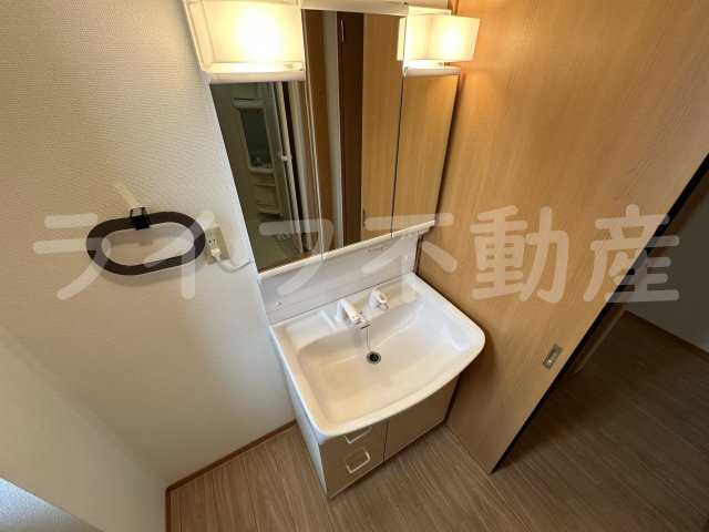 メゾンニュー池島 Aの独立洗面台|独立洗面台で身支度をすべて済ませてしまいましょう