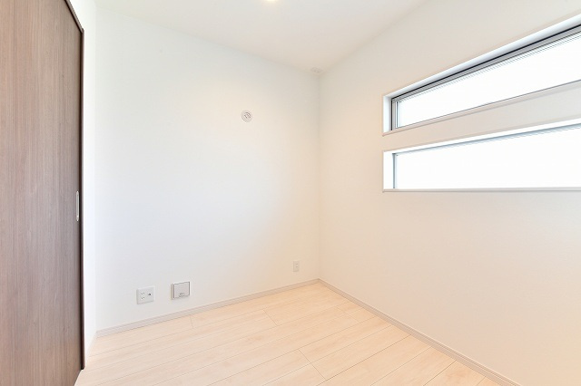 ＲＥＧＡＬＥＳＴ　ＣＡＲＡＴ(レガリストカラット)の洋室