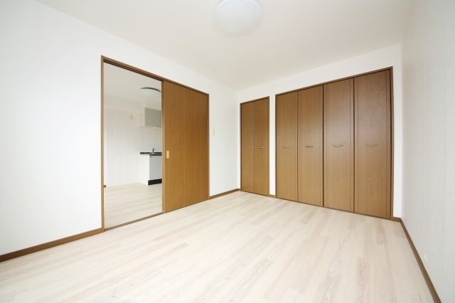 虹の丘BRAINの洋室