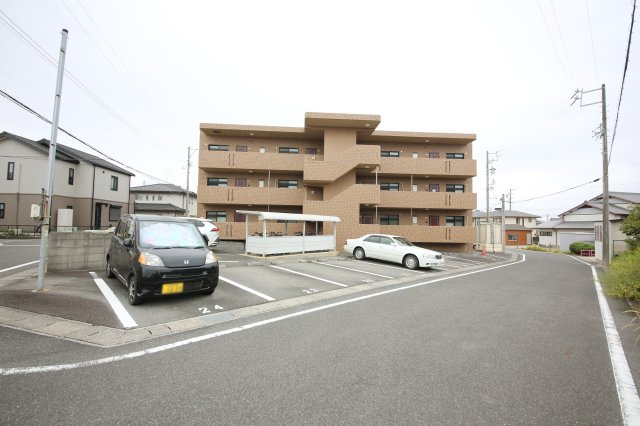 虹の丘BRAINの駐車場