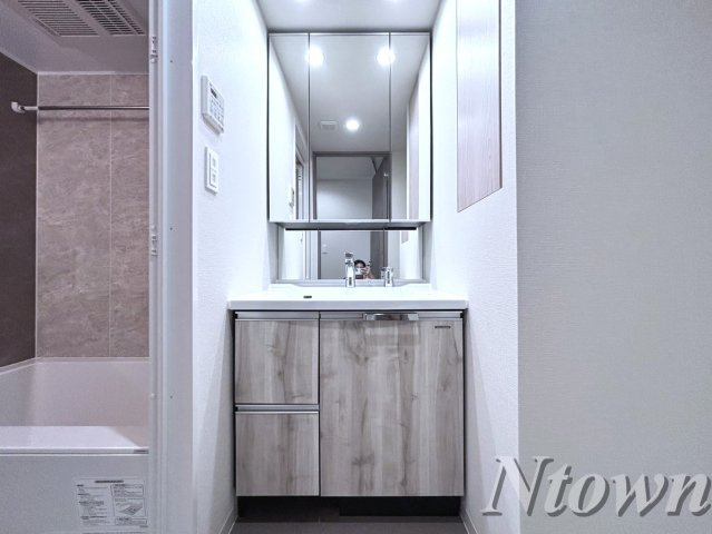 【独立洗面台】 | プレサンス名駅南ブリエ | 使いやすい独立洗面台です