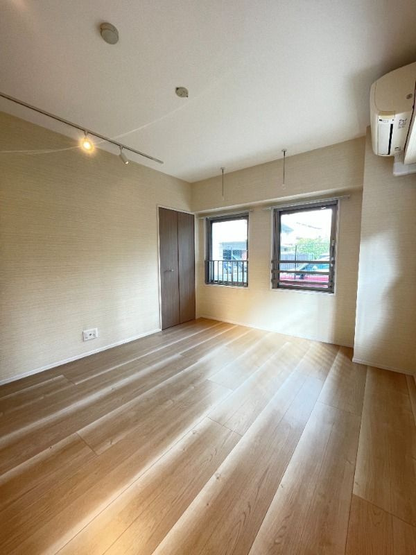 ＶＥＲ ＦＬＡＴの居間・リビング