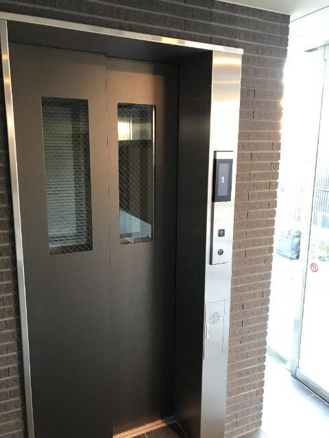 ＶＥＲ ＦＬＡＴのエントランス