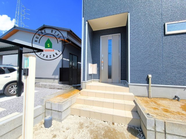 宮崎市熊野第5-2棟（1号棟）の外観：施工例|おでかけの時も帰った時も、「我が家」を最初に感じでもらえる素敵な空間に。