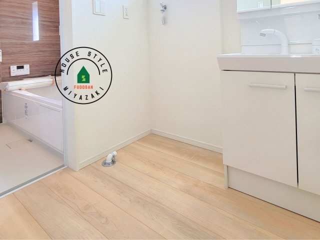 宮崎市熊野第5-2棟（1号棟）の設備|ランドリースペースとなります。広々して有効的にご使用できます。 