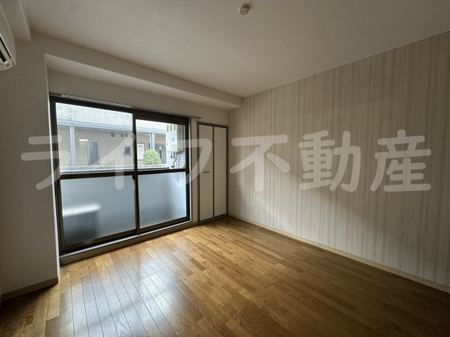 新深江ツリガミビルパートⅠの洋室|広々とした洋室です