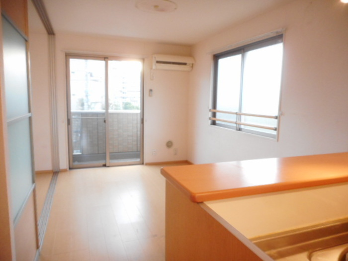 ファミール妙典の居間・リビング