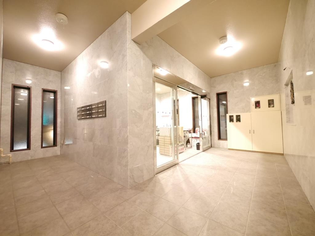 スターマンションのエントランス|綺麗なエントランスです。