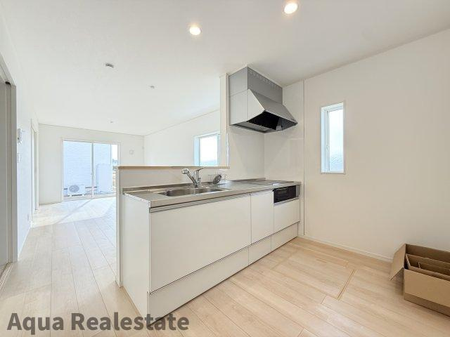 丸亀市今津町の新築一戸建のキッチン|コンパクトなキッチンで掃除もラクラク