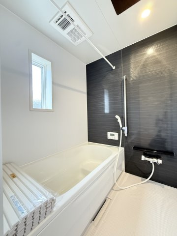 丸亀市今津町の新築一戸建の浴室|ゆったり過ごせるお風呂です