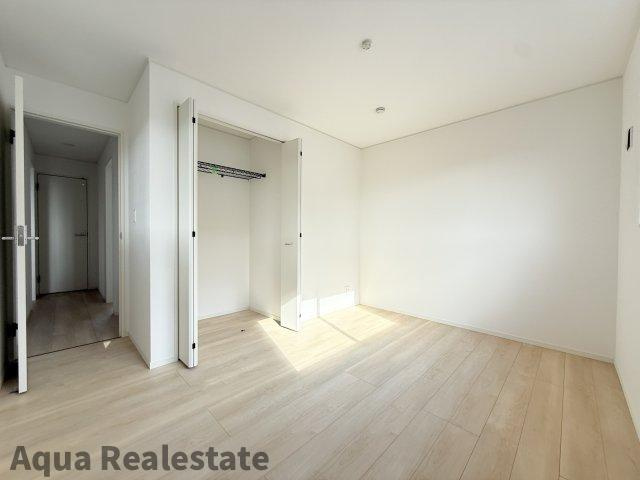 丸亀市今津町の新築一戸建の寝室|落ち着いて過ごせるお部屋なので、寝室にいかがでしょうか