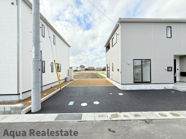 丸亀市今津町の新築一戸建の駐車場|カースペースがあります