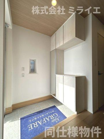 【新築戸建】札幌市東区本町1条6丁目6棟の玄関