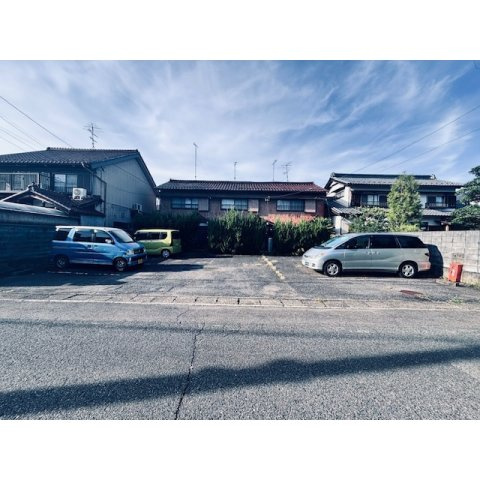 岐阜市花ノ木町２丁目の駐車場