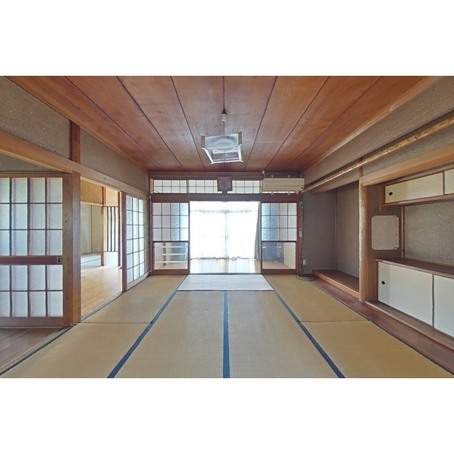 真福寺公民館前貸家の居間・リビング