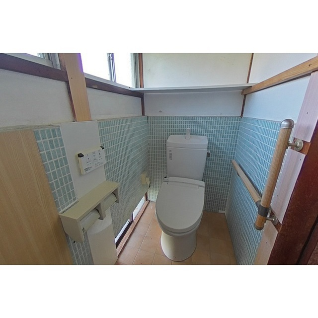 真福寺公民館前貸家のトイレ
