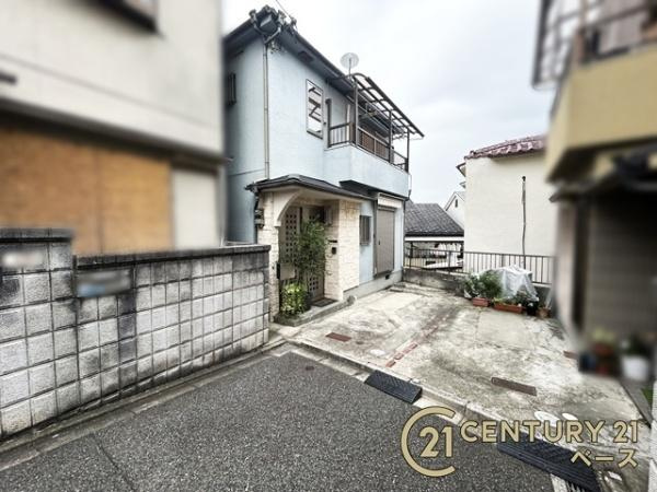 柏原市国分本町７丁目　一戸建の前面道路含む現地写真|前面道路約４ｍで出入りもスムーズです！