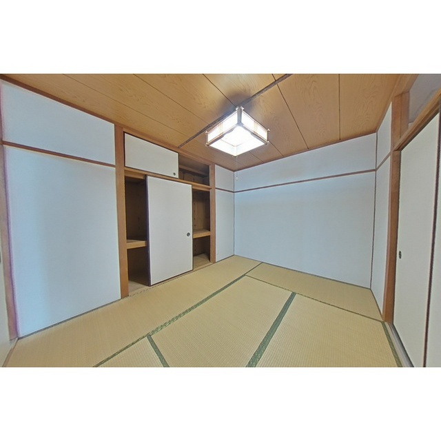 丸国ビルの内装