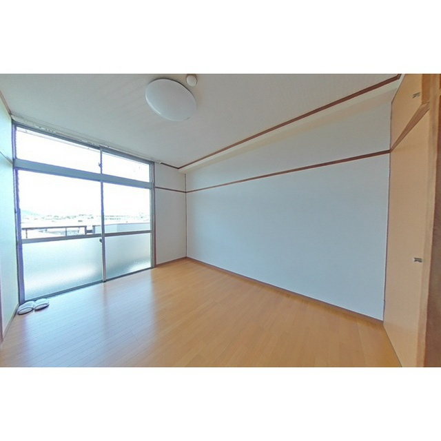 丸国ビルの居間・リビング