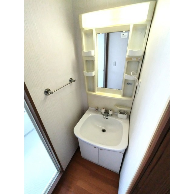 丸国ビルの洗面所