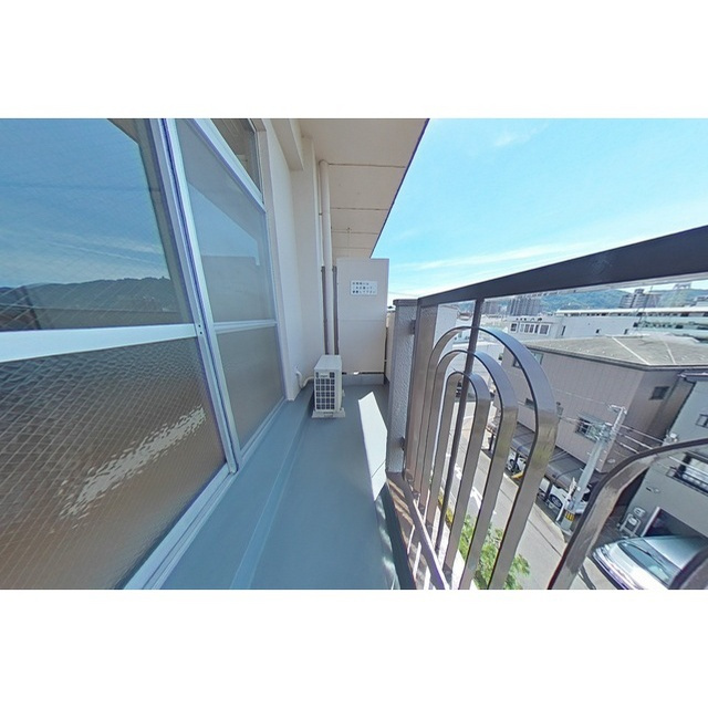 丸国ビルのバルコニー