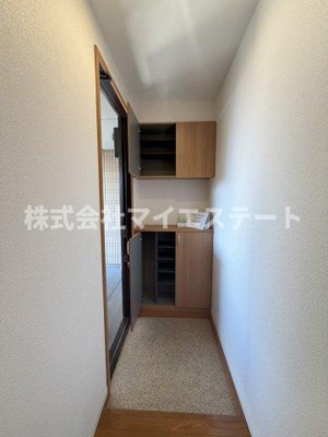 【内装】 | ティアラ