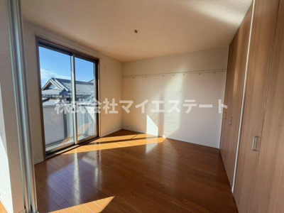 【内装】 | ティアラ