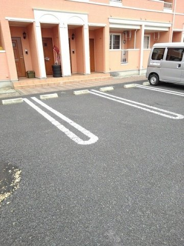 パルテール　ヒルズの駐車場