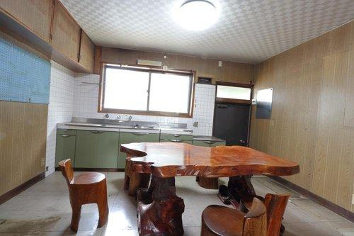 松江市東津田町のキッチン