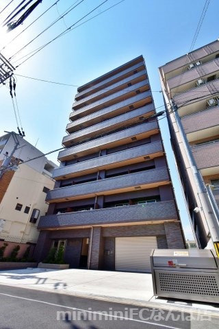 Warm天下茶屋の外観