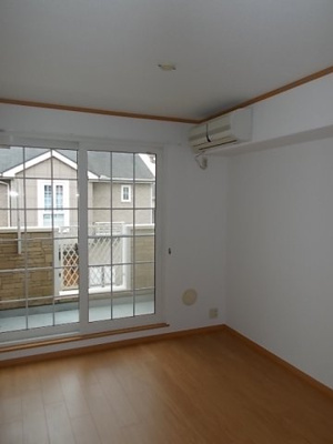 【居間・リビング】 | サン・ルミエール八番館