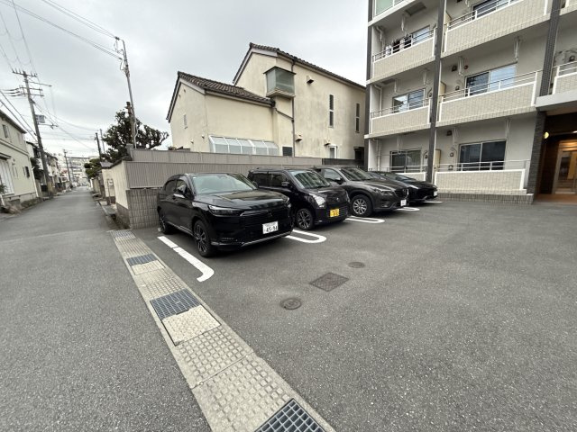 ジラソーレ花影の駐車場