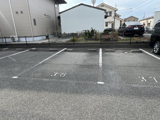 サンシャイン１号館の駐車場