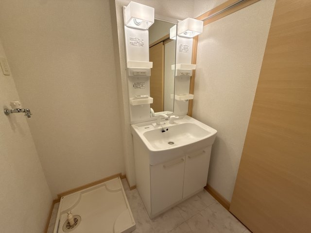 トレス　プラティーノ　トレスの洗面所