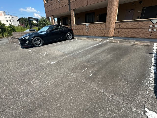 ルナフィットの駐車場